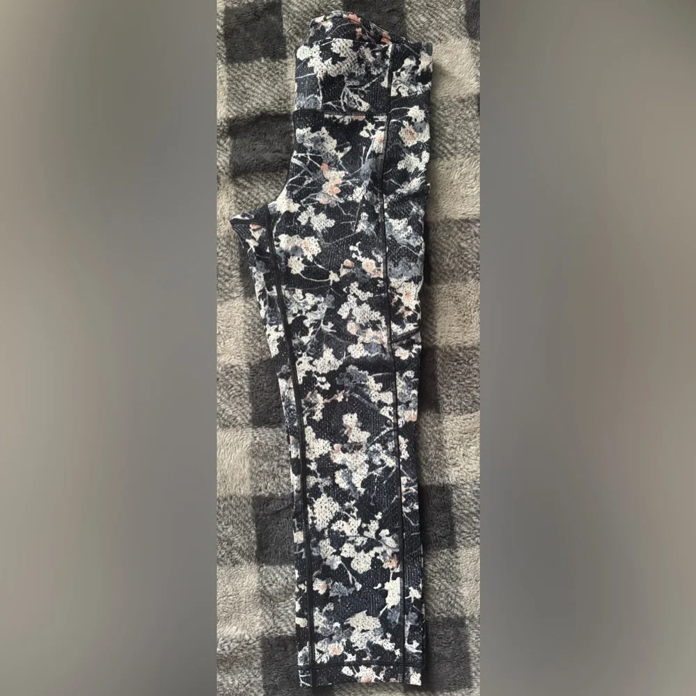 Lululemon Athletica Floral Patterned Leggings Size 4